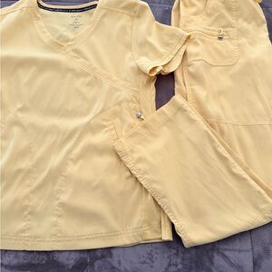 Cherokee Women's Scrub Set in Soft Yellow